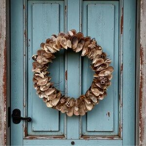 Elegant Natural Seashell Wreath